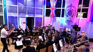 Die Amersham Band sorgte beim Konzert im Bürgerhaus Kronepark am Freitagabend wieder für viel Begeisterung beim Publikum.