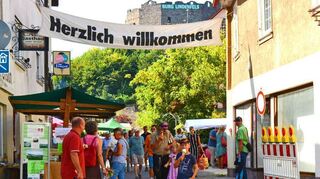 Der 34. Ökomarkt fand in Lindenfels wieder am ersten Sonntag im September statt. Die Marktstände waren in der unteren und oberen Burgstraße sowie am Löwenbrunnen aufgebaut.
