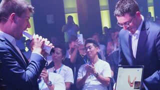 Der Scanner bei der Präsentation in Aktion.