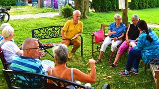 Die Ideenwerkstatt Lindenfels hatte zu einem philosophischen Gespräch in den Garten an der evangelischen Kirche eingeladen. Das Thema lautete: „Hat alles einen Sinn?“