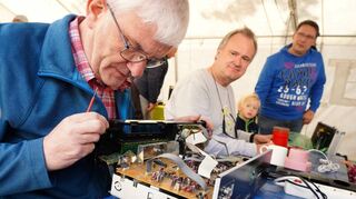 Bensheim, Tag der Nachhaltigkeit rund um den Wambolter Hof, 14.09.2024; Foto; Thomas Zelinger

Foto: Repair-Café