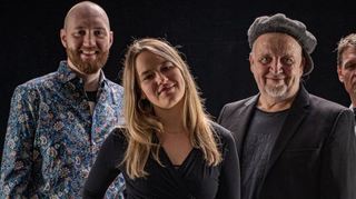 Das Ali Neander Organ Quartet spielt eine turbulente Mischung aus Jazz, Soul, Funk, Fusion und Lateinamerikanischem.