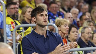 Verfolgt die Spiele der Rhein-Neckar Löwen in der SAP Arena stets stehend: Uwe Gensheimer.