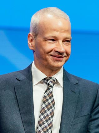 Markus Kamieth, seit April BASF-Vorstandschef, hat jetzt die neue Strategie für den Chemiekonzern vorgestellt. Weitere Einschnitte für das Werk Ludwigshafen schließt er nicht aus.