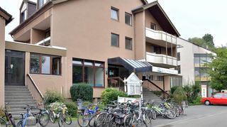 Der rechte Gebäudetrakt des ehemaligen Bruchseehotels wird für Flüchtlinge genutzt – könnte aber bald leer stehen.