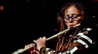 Beherrscht ihr Instrument perfekt: Nicole Mitchell.
