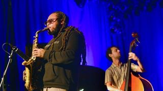 Immanuel Wilkins (Altsax) und Rick Rosato (Bass) traten im Quartett mit Micah Thomas (Piano) und Kweku Sumbry (Drums) bei Enjoy Jazz auf.