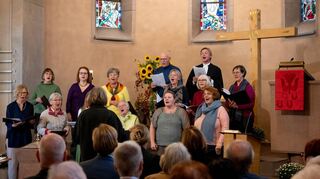 Lorsch, ev. Kirche: Festgottesdienst m. anschl. Empfang zur Silber-Ordination von Pfarrer Renatus Keller , Bild: Thomas Neu