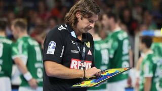Viel Arbeit vor der Brust: „Das war eine Lehrstunde, wie man unsere Abwehr auseinandernehmen kann“, sagte Löwen-Trainer Sebastian Hinze nach der deutlichen Niederlage in Berlin.