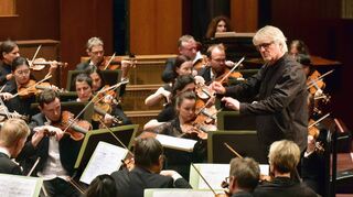 1. Akademiekonzert: das Nationaltheater-Orchester unter Leitung von Dirigent Ingo Metzmacher.