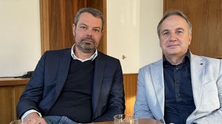 Arnd Suck (l.) und Peter Körner in der Südwestmetall-Geschäftsstelle in der Mannheimer Oststadt.