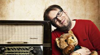Jens Henrich Claassen spielt sein Programm „Ohne Liebe rostet nichts“ , „Jutta an the 2 Daddies“ begeben sich auf die Spuren von Marilyn Monroe.