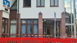 Heute, 8.30 Uhr: Die Spurensicherung hat den Bereich abgesperrt.