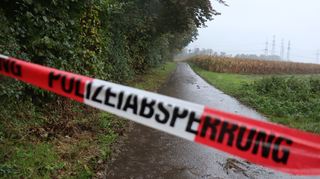 Am Turfweg in Mannheim wurde die Leiche einer Frau gefunden. Nachdem eine Tatverdächtige bereits in Untersuchungshaft sitzt, meldet die Polizei eine weitere Festnahme.