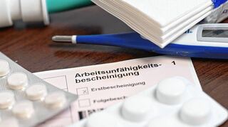 Die Zettelwirtschaft bei den Krankmeldungen gehört in Deutschland der Vergangenheit an. Diese werden jetzt elektronisch erfasst.