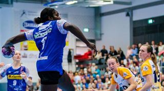 Laetitia Quist (HSG Blomberg-Lippe, #06) im Torwurf 

GER, HSG Blomberg-Lippe vs. HSG Bensheim/Auerbach, Handball, 1. Bundesliga Frauen, 6. Spieltag, Spielzeit 2024/2025, 01.11.2024

Foto: Eibner-Pressefoto/Jan Rollinger