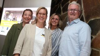 Lisa Kittel (2.v.l.) referierte beim Business-Treff der Wirtschafts-Vereinigung. Aus ihrem Team von „Thank God it’s Monday“ hatte sie Tanja Heusinger (l.) und Sabine Kupka mitgebracht. Rechts WVB-Vorsitzender Jan Siefert.