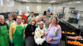 Um Frauen in Notsituationen zu helfen, hat sich in der Region ein stabiles Netzwerk gebildet. Um dieses zu stärken, überreichte der Soroptimist Club jetzt eine Spende an die Bensheimer Tafel.
