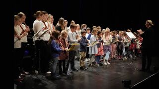 Beim Jahreskonzert der Musikschule im Parktheater hatten unter anderem die Blockflötengruppen ihren großen Auftritt.