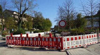 Kein Durchkommen: Vor allem die Anlieger warten sehnsüchtig auf das Ende der Straßensanierung in Erbach.