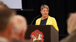 Bei der Stadtverordnetenversammlung am Donnerstagabend brachte Bensheims Bürgermeisterin Christine Klein den Nachtragshaushalt für 2024 und das Haushaltssicherungskonzept ein.