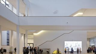 Es wird alles für die große Ausstellung "Die neue Sachlichkeit" in der Mannheimer Kunsthalle vorbereitet.