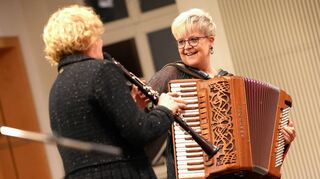 Zwingenberg, Diefenbachsaal, Festakt 25 Jahre Arbeitskreis Synagoge, 22.11.2024; Foto: Thomas Zelinger

auf dem Foto: musikalisches Rahmenprogramm