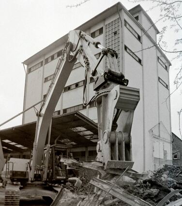 bre, Mittwochsserie, Bensheim, 1991, das Silo der Raifeisen wird entkernt, , Bild: Thomas Neu