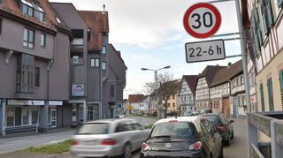 An der Lehrstraße (Bild) und Siegfriedstraße wird das nächtliche Tempolimit nun auch auf den Tag ausgeweitet. Es gilt ab Mitte Dezember.
