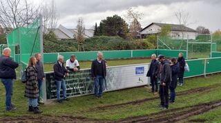 Der Verkehrs- und Heimatverein und die Stadt Heppenheim stellten den neuen Soccer Court am Bertold-Brecht-Weg vor. Der Platz wurde zuvor schon als Bolzplatz genutzt.