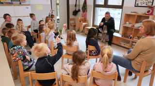 <p>Matthias Schimpf war in der Kita Hollerbusch zu Gast und hat den Kindern vorgelesen.<br></p>