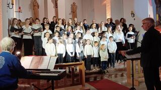 Der Kinder- und Jugendchor gab ein berührendes Konzert mit einem anspruchsvollen Programm in der Klosterkirche in Bensheim.