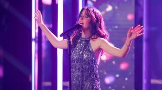 Kathrin German aus Heppenheim bei ihrem Auftritt im Finale auf der Bühne der Sendung „The Voice of Germany“.
