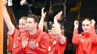 Jubel bei den A-Flames um Trainer Jan Willner.