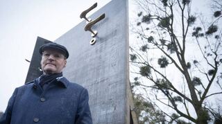 Das Denkmal entstand nach einem Entwurf des  und   Adrian r.