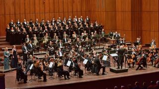 Volles Aufgebot: Estelle Kruger, Julia Faylenbogen, Jonathan Stoughton, Sung Ha, Opern- und Extrachor sowie NTO unter Roberto Rizzi Brignoli.