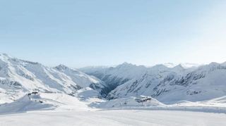 Am Stubaier Gletscher beginnt die Saison schon früh - und zuverlässig.