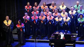 Weihnachtskonzert mit der Rainbow Gospel & Soul Connection im Bensheimer Parktheater.