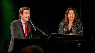 Gabriela Benesch und Alex Parker laden am 12. Januar zur „Udo Jürgens Story“ ins Bensheimer Parktheater ein.