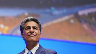 Punit Renjen, designiertes Aufsichtsratsmitglied, steht bei der Hauptversammlung des Softwarekonzerns SAP auf der Bühne.