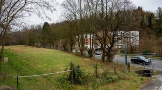 In der „Wasserhölle“ am Mozenrechweg in Richtung Schönberg sollen Sozialwohnungen gebaut werden.