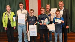 2024 wurden Koby Wilke (2.v.l.), die junge LCO-Staffel sowie Marilena Seng (nicht auf dem Bild) als „Sportler des Jahres“ geehrt.
