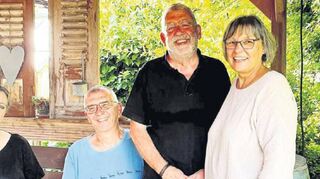 Christina Ihrig, Jürgen Winkler, Eberhard Bickel und Stephanie Janitschka-Bickel (von links) stellten den Internetauftritt ihres Vereins „Erinnern - Gegen das Vergessen“ vor.