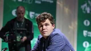 Magnus Carlsen wurde in New York Blitz-Schachweltmeister – und das in Jeans.