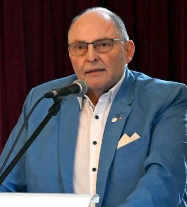Heinz Ritsert und sein Vorstandsteam des Sängerkreises wurden einstimmig im Amt bestätigt.