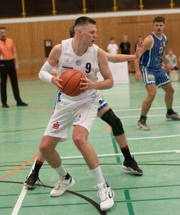 Richard Maurer leistete nicht nur mit dem Ball in der Hand, sondern auch in der Verteidigung wertvolle Dienste für den VfL Bensheim.