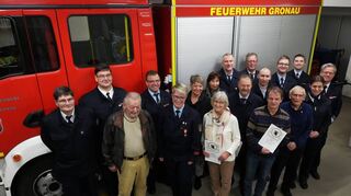 Bei der Jahreshauptversammlung der Gronauer Feuerwehr standen Ehrungen von langjährigen Mitgliedern sowie Beförderungen von Aktiven auf der Tagesordnung.