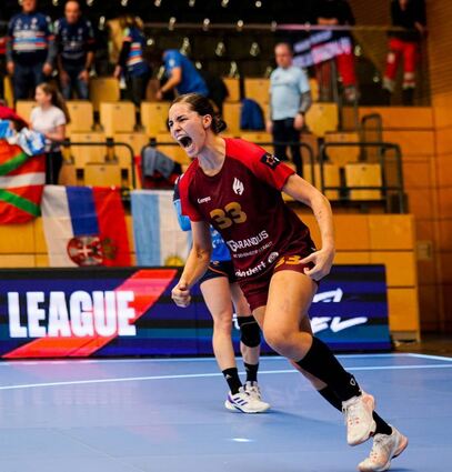 Nach dem starken Auftritt in der European League (hier Lucie Kretzschmar beim Jubel) kehren die Flames heute in Oldenburg in den Bundesliga-Alltag zurück.