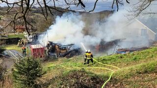 Die Feuerwehr war bis zum Nachmittag im Einsatz.