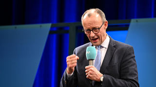 Kanzlerkandidat Friedrich Merz (CDU) hat bei den Wählerinnen und Wählern keinen Einbruch erlitten.